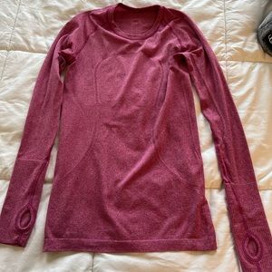 Swiftly tech run top